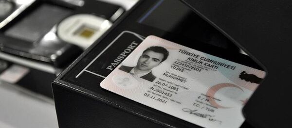 Yeni kimlik kartları - Sputnik Türkiye