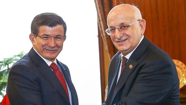 TBMM Başkanı Kahraman ile Başbakan Davutoğlu bir araya geldi. - Sputnik Türkiye