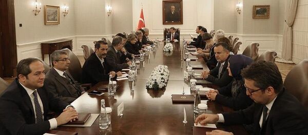 Davutoğlu aydınlar ve STK temsilcileriyle görüştü - Sputnik Türkiye