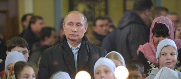 Vladimir Putin Noel ayininde - Sputnik Türkiye