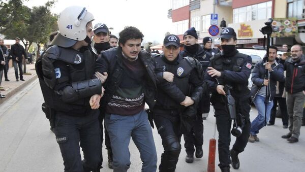 Kocaeli'nde akademisyenler gözaltına alındı. - Sputnik Türkiye