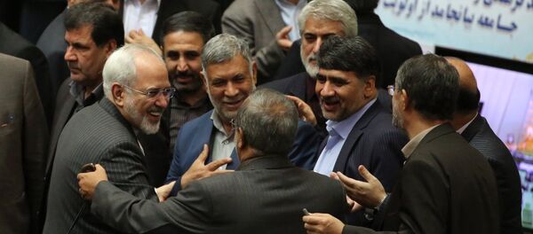 İran parlamentosu / İran'a uygulanan yaptırımlar kaldırıldı - Sputnik Türkiye