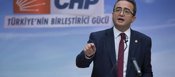CHP Genel Başkan Yardımcısı Bülent Tezcan, parti genel merkezinde basın toplantısı düzenledi. - Sputnik Türkiye