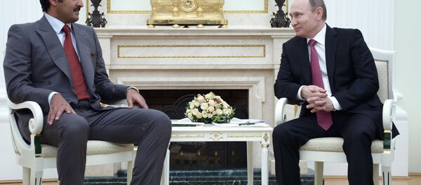 Katar Emiri Hamad bin Halife el Sani ve Rusya Devlet Başkanı Vladimir Putin - Sputnik Türkiye