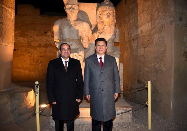 Mısır Sat 2 uydusu, Mısır’ın Suveyş Kanalı'ndaki ekonomi bölgesinde ticari ve iktisadi işbirliği ve Mısır elektrik şebekesinin geliştirilmesi anlaşmaları için de imzalar atıldı. Ayrıca iki ülke merkez bankaları arasında bir milyar dolar değerinde finansman anlaşması imzalandı. - Sputnik Türkiye