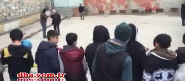 Diyarbakır'da okulun bahçesine patlayıcı atıldı - Sputnik Türkiye