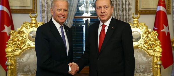 Cumhurbaşkanı Recep Tayyip Erdoğan ve ABD Başkan Yardımcısı Joe Biden - Sputnik Türkiye