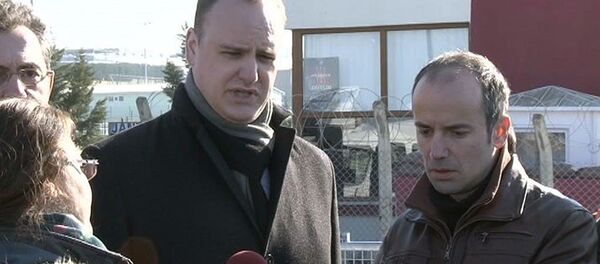 Uluslararası basın örgütleri Can Dündar ve Erdem Gül’e tecridi Silivri’de kınadı . - Sputnik Türkiye