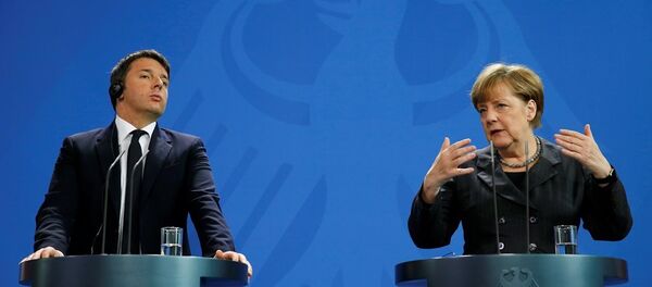 İtalya Başbakanı Matteo Renzi ve Almanya Başbakanı Angela Merkel İtalya Başbakanı Matteo Renzi ve Almanya Başbakanı Angela Merkel - Sputnik Türkiye
