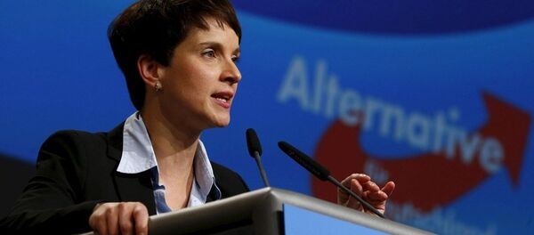 Sağ popülist Almanya için Alternatif partisinin başkanı Frauke Petry - Sputnik Türkiye