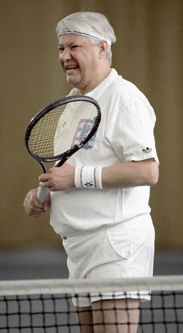 Rusya Devlet Başkanı Boris Yeltsin tenis oynuyor, 1992 yılı. - Sputnik Türkiye