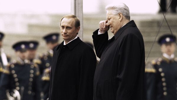 Rusya Federasyonu’nun ilk Devlet Başkanı Boris Yeltsin  Rusya Devlet Başkanı Vladimir Putin’in 2000 yılındaki göreve başlama töreninde. - Sputnik Türkiye