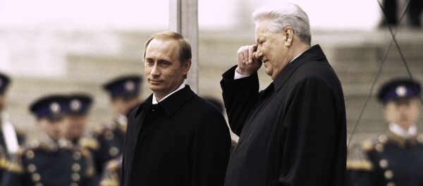 Rusya Federasyonu’nun ilk Devlet Başkanı Boris Yeltsin  Rusya Devlet Başkanı Vladimir Putin’in 2000 yılındaki göreve başlama töreninde. - Sputnik Türkiye