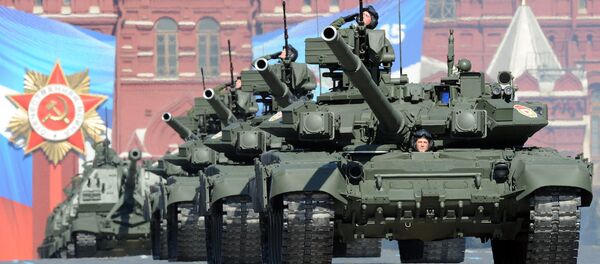 Rusya'nın T-90 tankları Kızıl Meydan'da. - Sputnik Türkiye