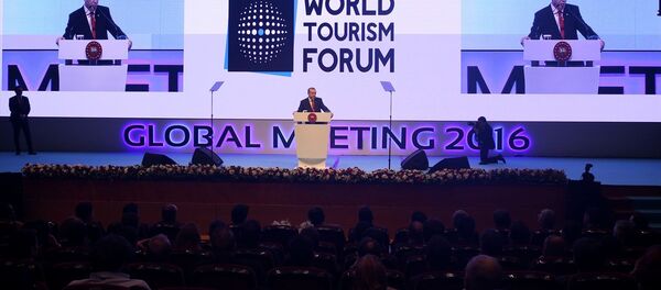 Cumhurbaşkanı Erdoğan, Dünya Turizm Forumu'nun kapanışında konuştu. Cumhurbaşkanı Erdoğan, Dünya Turizm Forumu'nun kapanışında konuştu. - Sputnik Türkiye