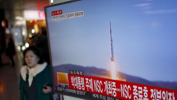 Kuzey Kore uzun menzilli füze ile uydu fırlattığını açıkladı - Sputnik Türkiye