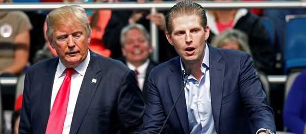 ABD'de Cumhuriyetçi Parti başkan adaylarından Donald Trump ve oğlu Eric Trump - Sputnik Türkiye
