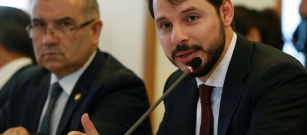 Enerji ve Tabii Kaynaklar Bakanı Berat Albayrak, TBMM Plan ve Bütçe Komisyonunda, bakanlığının bütçesinin sunumunu yaptı. - Sputnik Türkiye