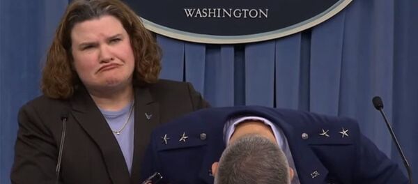 ABD'li komutan James F. Martin Jr. - Sputnik Türkiye