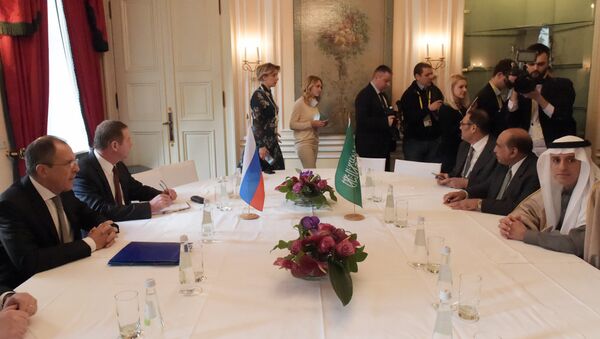 Rusya Dışişleri Bakanı Sergey Lavrov, Münih Güvenlik Konferansı çerçevesinde Suudi Arabistan Dışişleri Bakanı Adil el Cubeyr ile görüştü. - Sputnik Türkiye