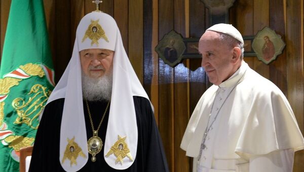 Patrik Kirill ve Papa Francis - Sputnik Türkiye