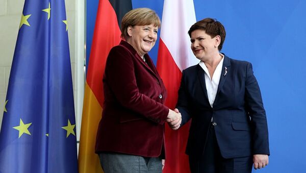 Polonya Başbakanı Beata Syzdlo - Almanya Başbakanı Angela Merkel - Sputnik Türkiye
