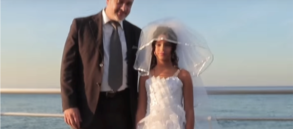 Lübnan'da çocuk evliliklerine dikkat çekmeyi amaçlayan video, tartışma yarattı. Lübnan'da çocuk evliliklerine dikkat çekmeyi amaçlayan video, tartışma yarattı. - Sputnik Türkiye