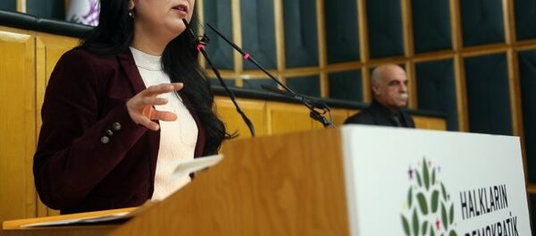 HDP Eş Genel Başkanı Figen Yüksekdağ, partisinin TBMM'de düzenlenen grup toplantısına katılarak konuşma yaptı. - Sputnik Türkiye