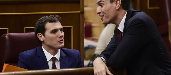 Sosyalist Parti lideri Pedro Sanchez - Ciudadanos lideri Albert Rivera - Sputnik Türkiye