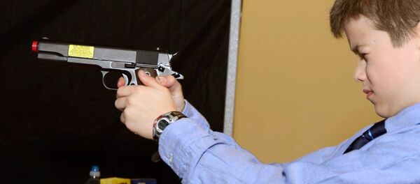 Çocuk-silah - Sputnik Türkiye
