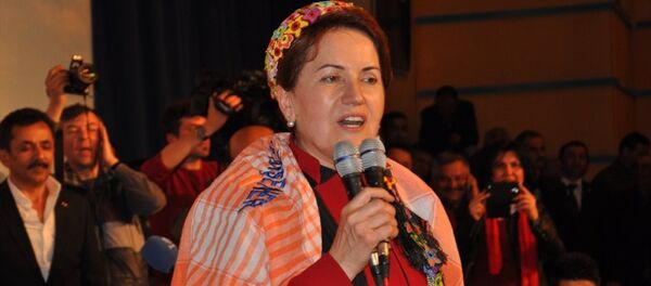 Milliyetçi Hareket Partisi eski milletvekili Meral Akşener çeşitli ziyaretler için geldiği Denizli'de, EGS Kongre ve Kültür Merkezi'nde partililerle bir araya gelerek bir konuşma yaptı. - Sputnik Türkiye