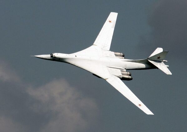 Tupolev Tu-160 stratejik bombardman uçağı - Sputnik Türkiye