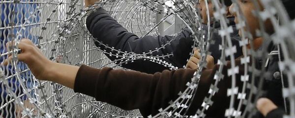 Sığınmacılar polisle çatıştı - Sputnik Türkiye