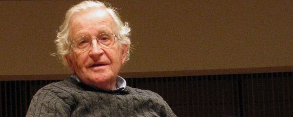 ABD'li akademisyen Noam Chomsky ABD'li akademisyen Noam Chomsky - Sputnik Türkiye
