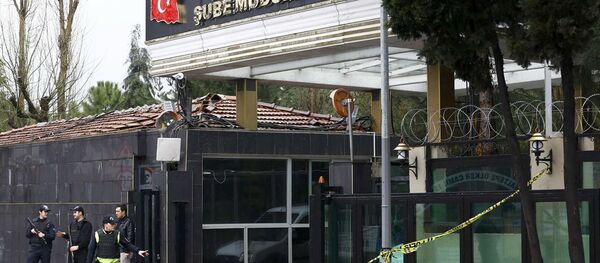 İstanbul'da Çevik Kuvvet Şube Müdürlüğü'ne saldırı İstanbul'da Çevik Kuvvet Şube Müdürlüğü'ne saldırı - Sputnik Türkiye