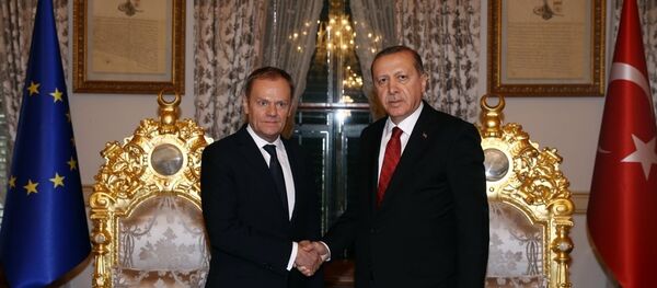 Cumhurbaşkanı Recep Tayyip Erdoğan, Mabeyn Köşkü'nde, AB Konseyi Başkanı Donald Tusk’u kabul etti. - Sputnik Türkiye