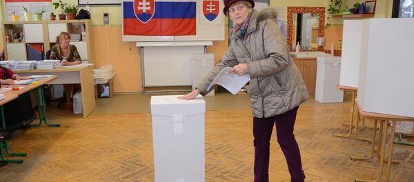 Slovakya'da seçmenler ülkeyi dört yıl yönetecek yeni hükümeti belirlemek için sandık başına gitti. Slovakya'da seçmenler ülkeyi dört yıl yönetecek yeni hükümeti belirlemek için sandık başına gitti. - Sputnik Türkiye