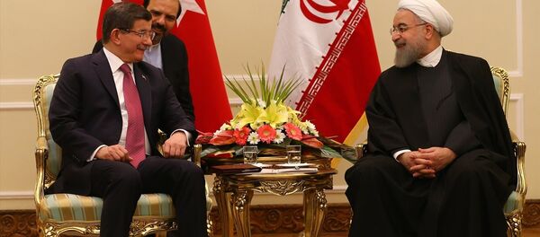 Türkiye Başbakanı Ahmet Davutoğlu- İran Cumhurbaşkanı Hasan Ruhani Türkiye Başbakanı Ahmet Davutoğlu- İran Cumhurbaşkanı Hasan Ruhani - Sputnik Türkiye