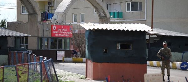 Diyarbakır D Tipi Ceza İnfaz Kurumundan 6 mahkum firar etti. Diyarbakır D Tipi Ceza İnfaz Kurumundan 6 mahkum firar etti. - Sputnik Türkiye