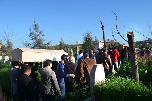 Cizre'deki cenaze törenleri - Sputnik Türkiye