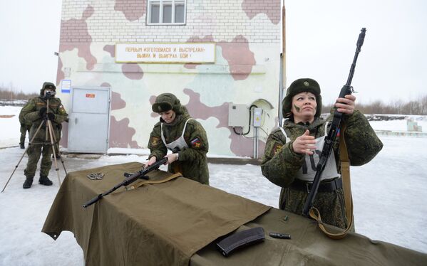 Rus kadın askerleri - Sputnik Türkiye