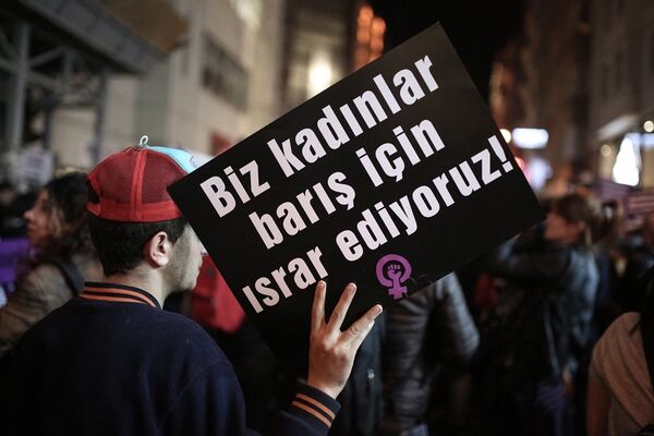 8 Mart Feminist Gece Yürüyüşü - Sputnik Türkiye