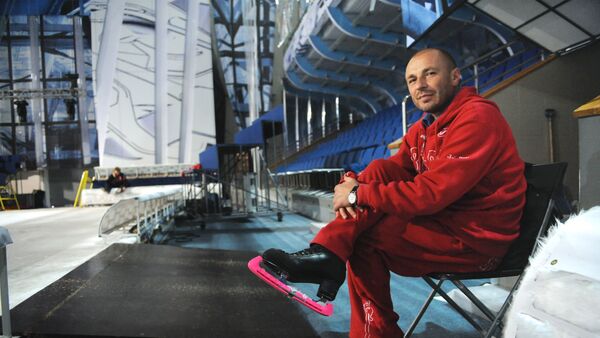 Rusya’nın ünlü buz pateni antrenörü Aleksandr Julin - Sputnik Türkiye
