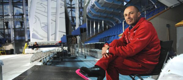 Rusya’nın ünlü buz pateni antrenörü Aleksandr Julin - Sputnik Türkiye