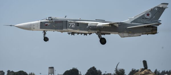 Rus pilotlar Hmeymim hava üssünde - Sputnik Türkiye