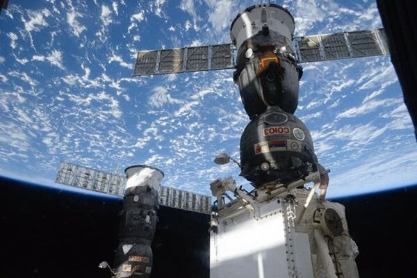 Rus kozmonot uzayda çektiği fotoğrafları paylaştı - Sputnik Türkiye