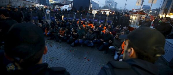 Taksim Ankara saldırı protestosu - Sputnik Türkiye
