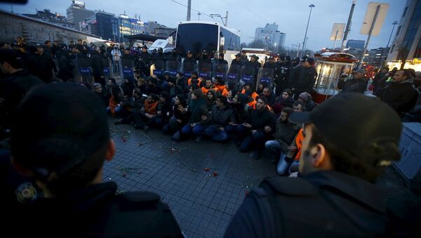 Taksim Ankara saldırı protestosu - Sputnik Türkiye