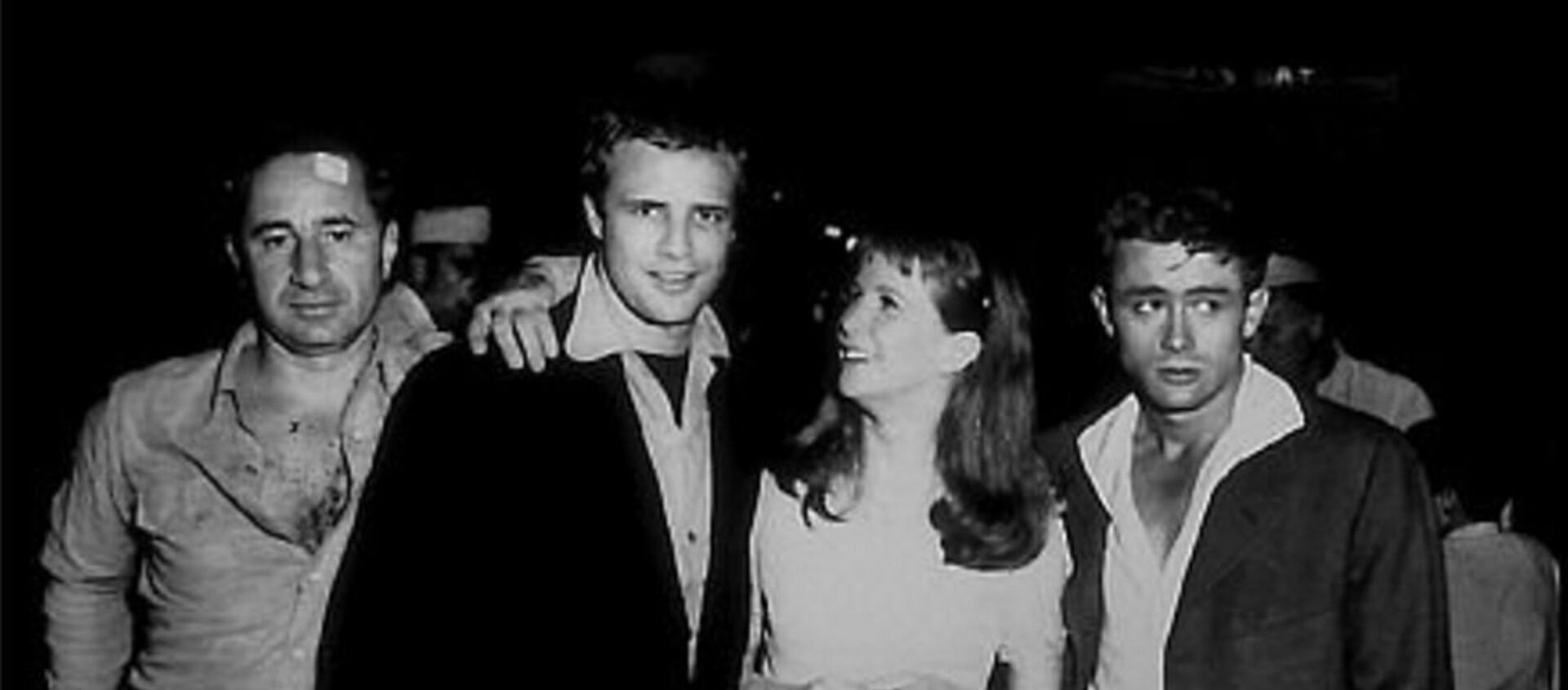 Elia Kazan, Marlon Brando, Julie Harris, James Dean - Sputnik Türkiye, 1920, 16.03.2016