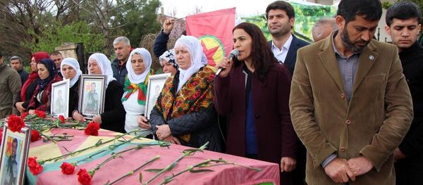 HDP'li Batman Milletvekili Mehmet Ali Aslan ile Siirt Milletvekili Besime Konca - Sputnik Türkiye